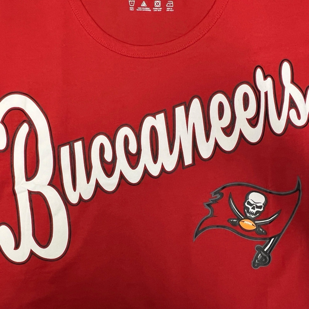 47' Tampa Bay Buccaneers Tee Small Red Roundoff‎ Scoop Neck T-Shirt NFL Fan NEW - Picture 9 of 11